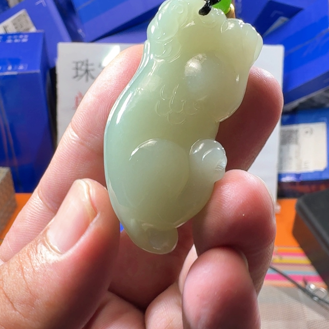 颈饰未镶嵌和田玉（糖玉）