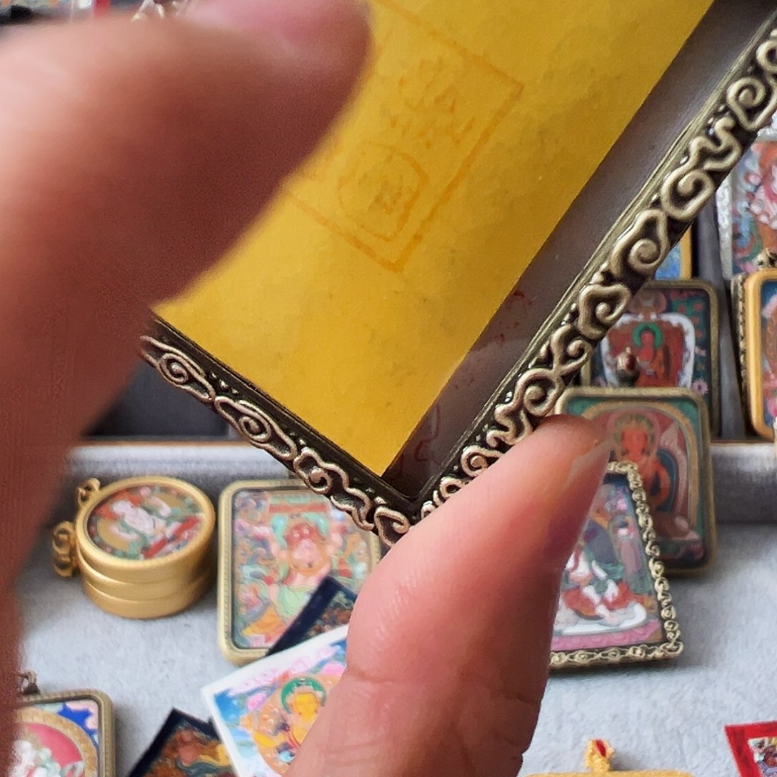 装裱画时*'西藏唐卡，，，，，，，，，