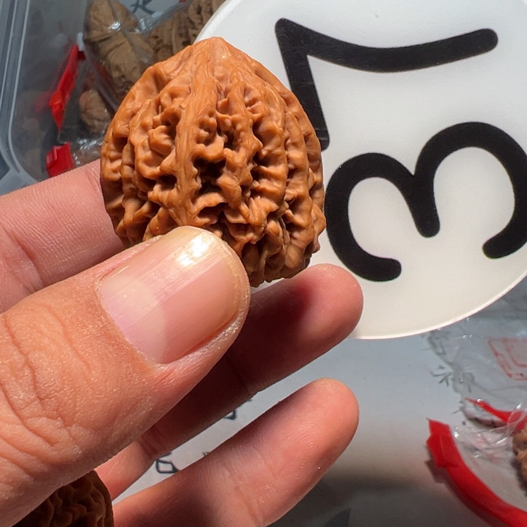 成***易文玩核桃，白色37号