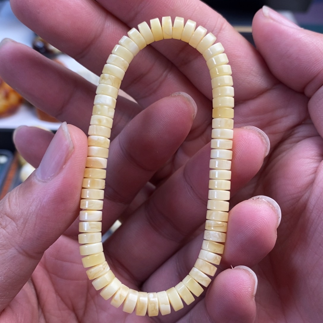 未镶嵌蜜蜡裸石6.2×3mm