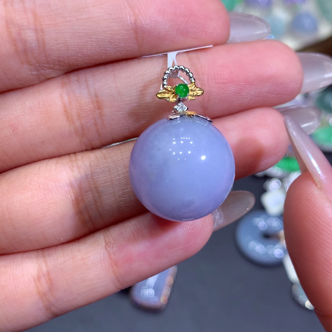 翡翠吊坠(赠链)18K金镶嵌