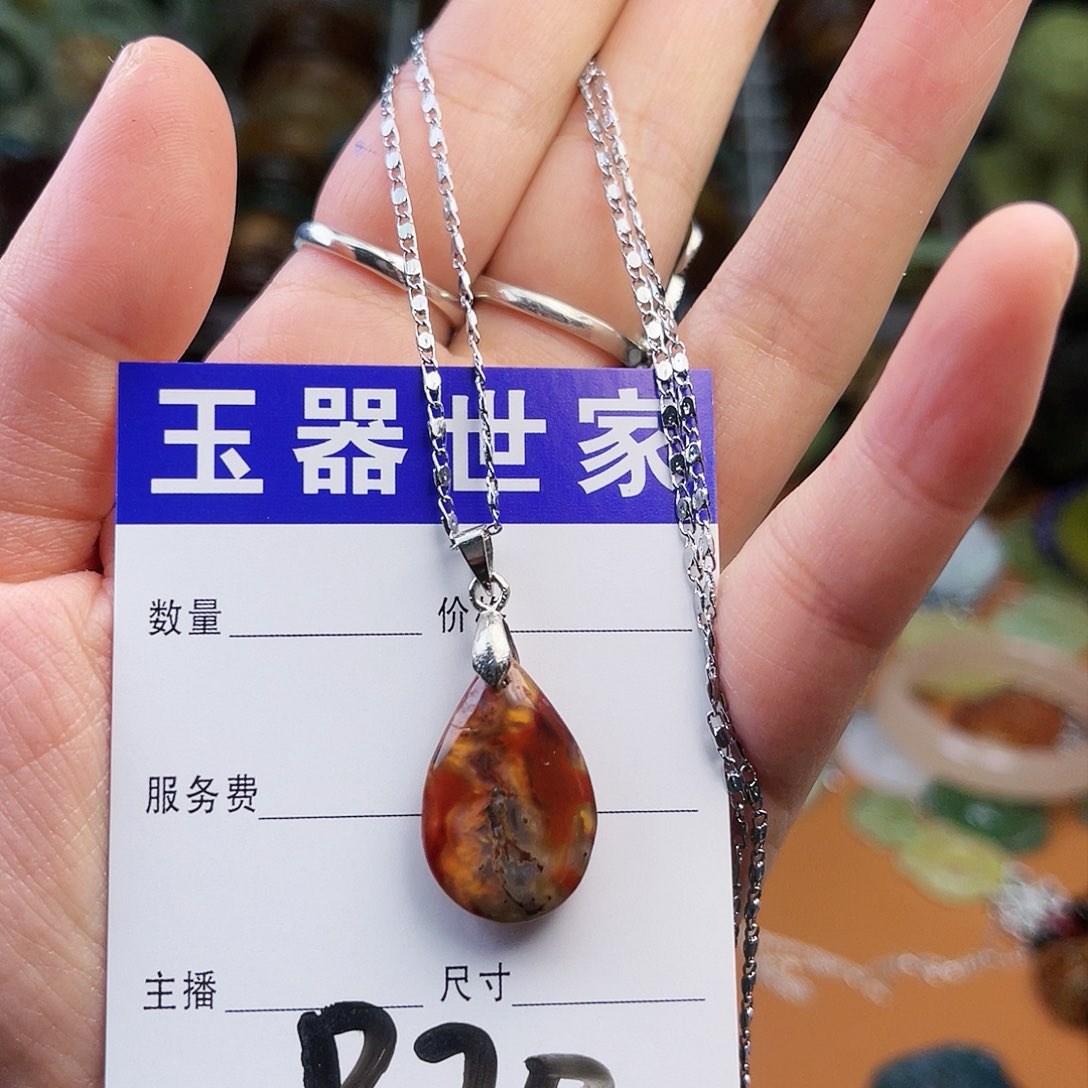 石英质玉颈饰未镶嵌