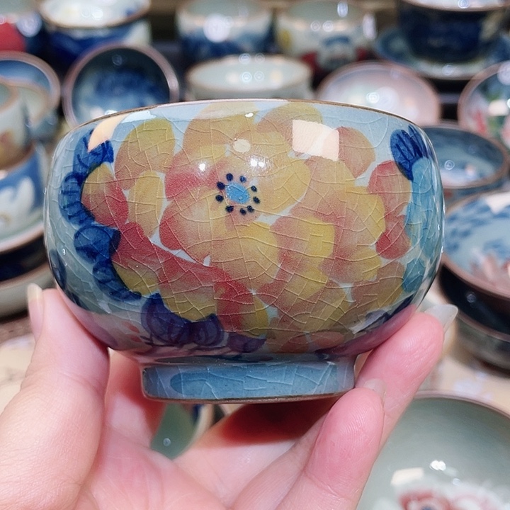 两***店景德镇陶瓷博物有限公司董事总经理