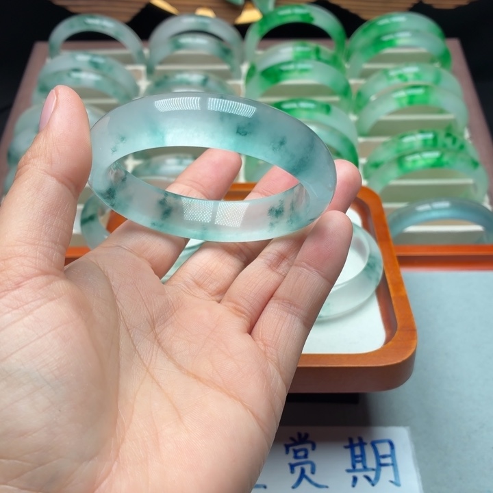 0***0石英质玉未镶嵌手镯