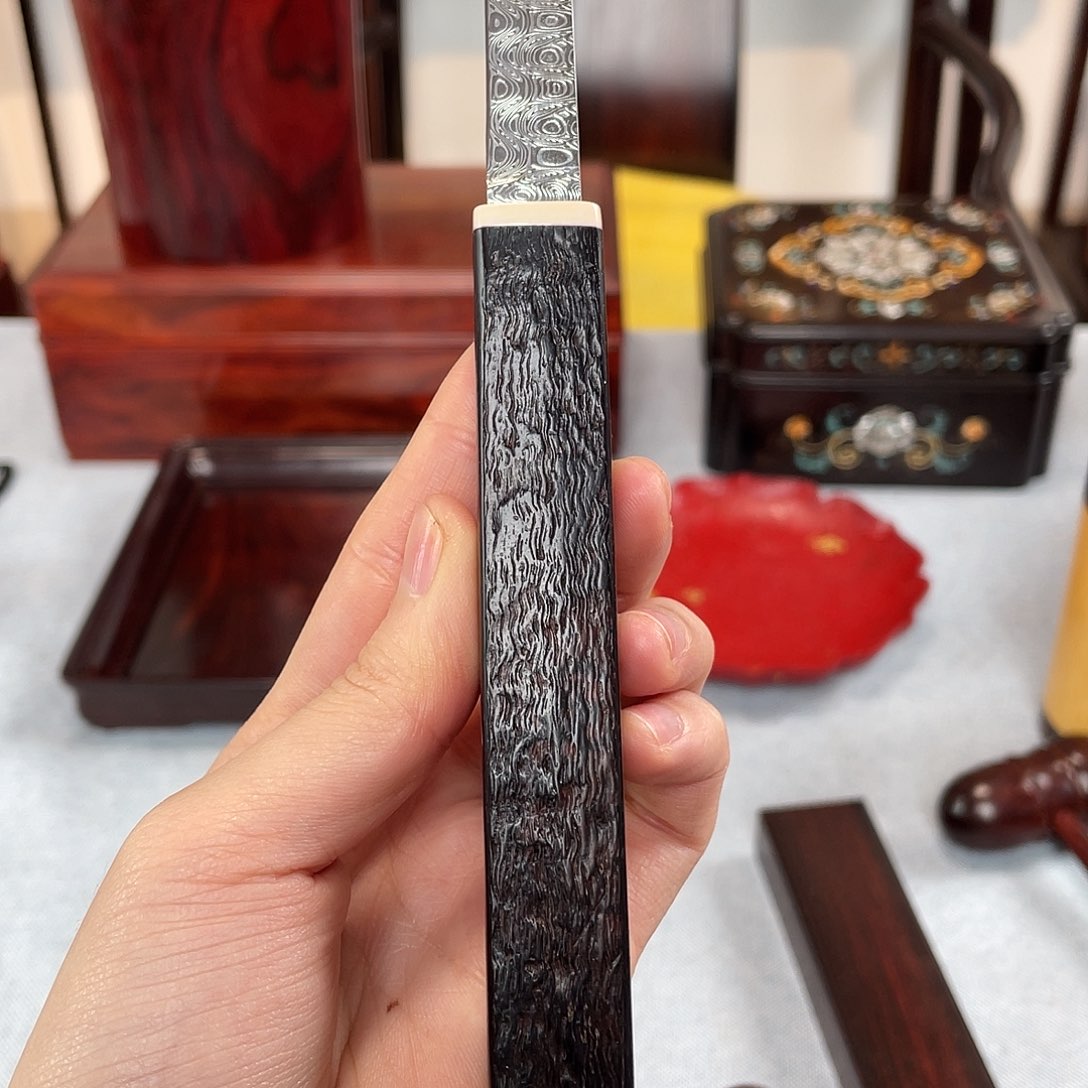 紫檀木类成套家具给***子