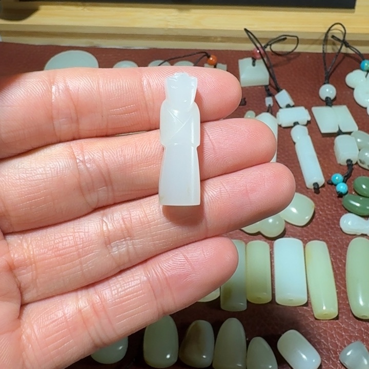 大***杨和田玉未镶嵌吊坠(不含链)