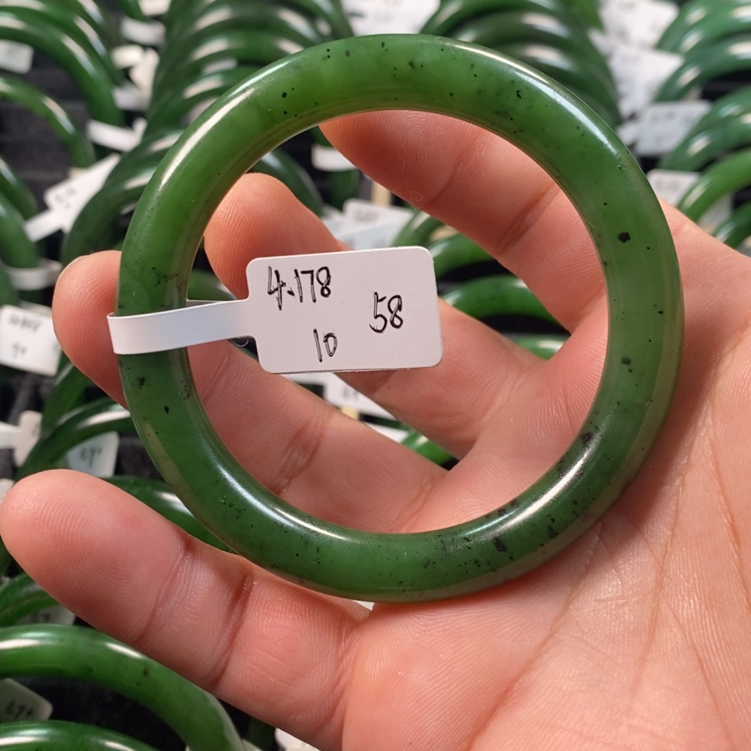 和田玉（碧玉）未镶嵌手镯58