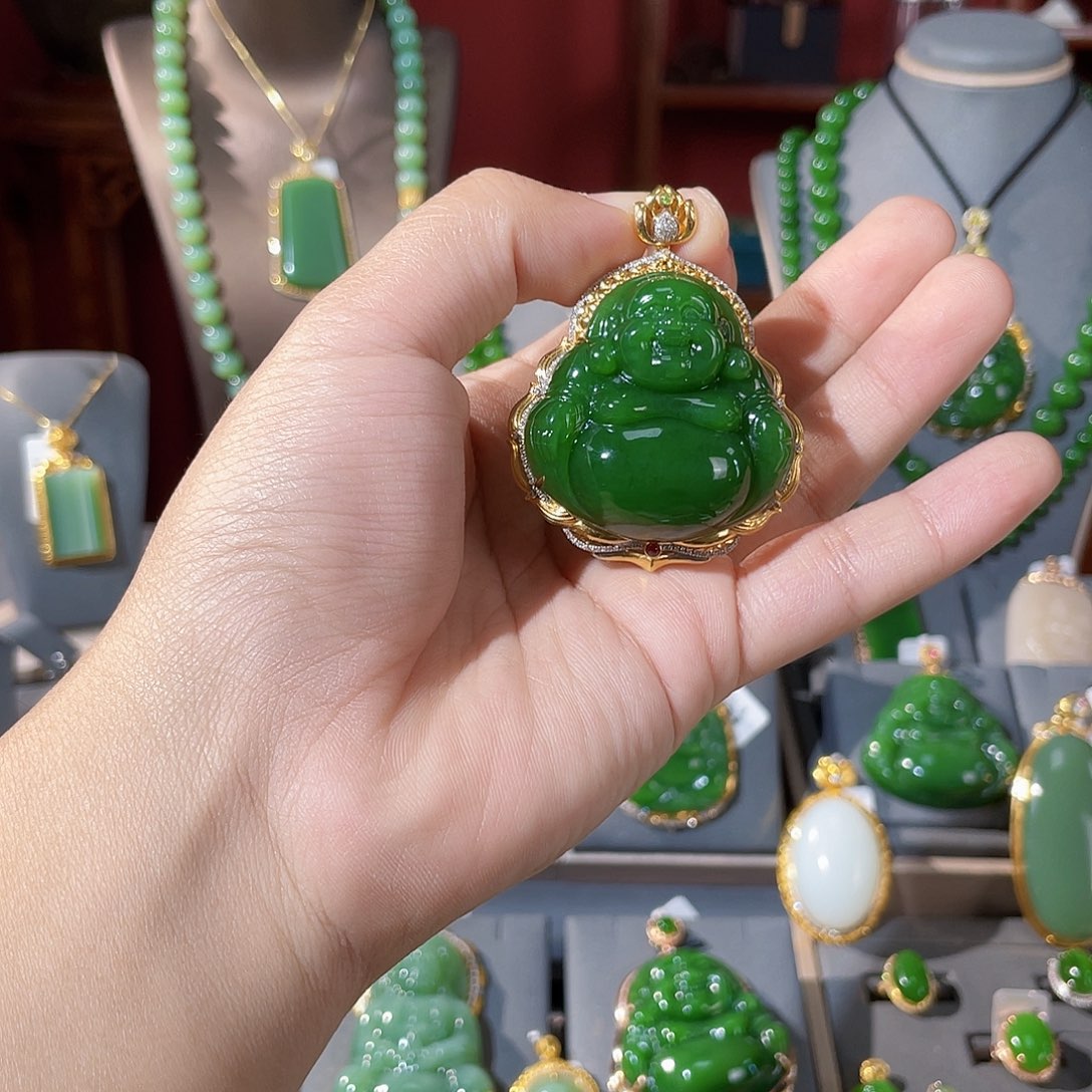 和田玉（碧玉）吊坠18K金镶嵌