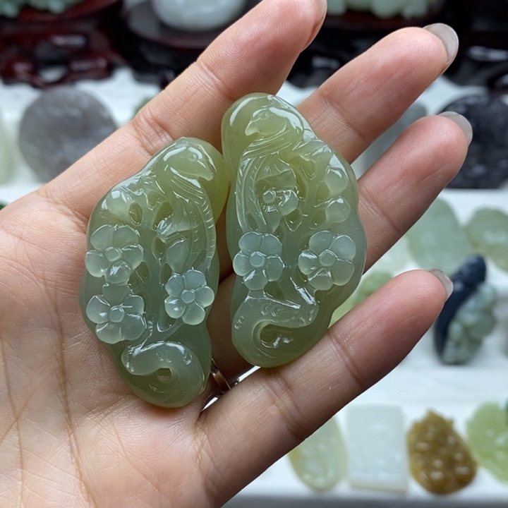 米***宝和田玉未镶嵌颈饰