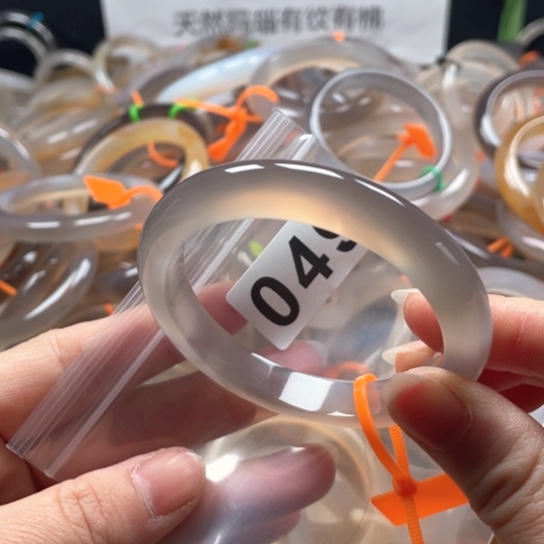 玛瑙/玉髓手镯未镶嵌