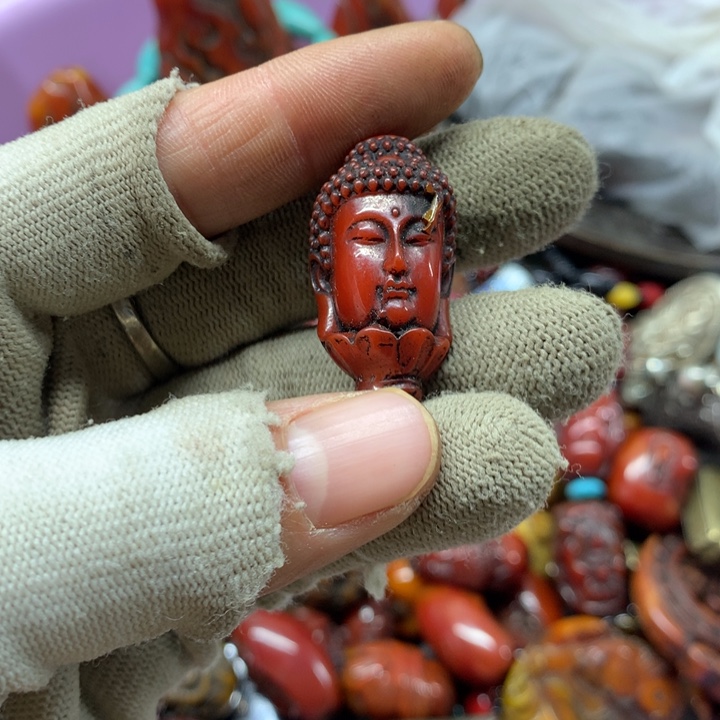 毛***虫琉璃手工艺品他乡有点无聊无聊哦……头像就是