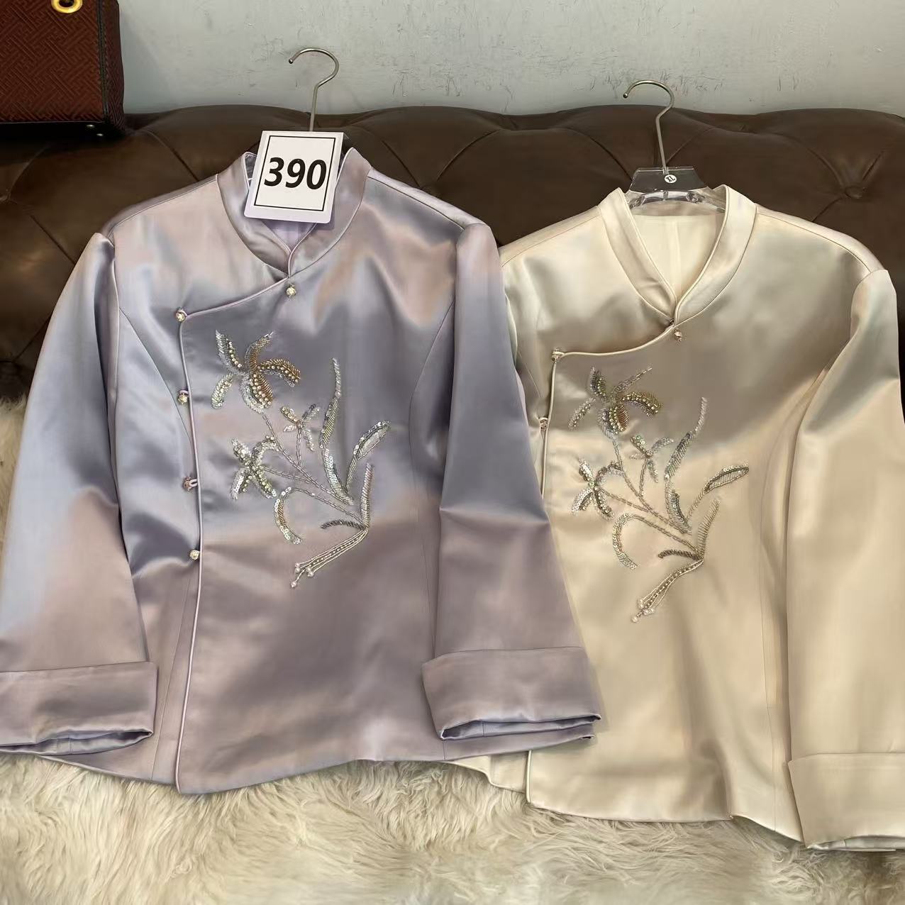 ”390“ 100%进口三醋酸手工刺绣珠光外套