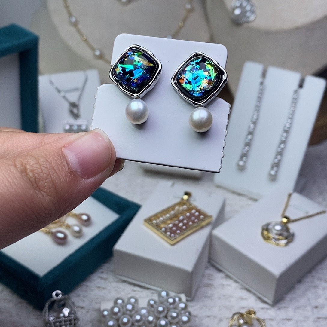 淡水珍珠银S925镶嵌耳饰