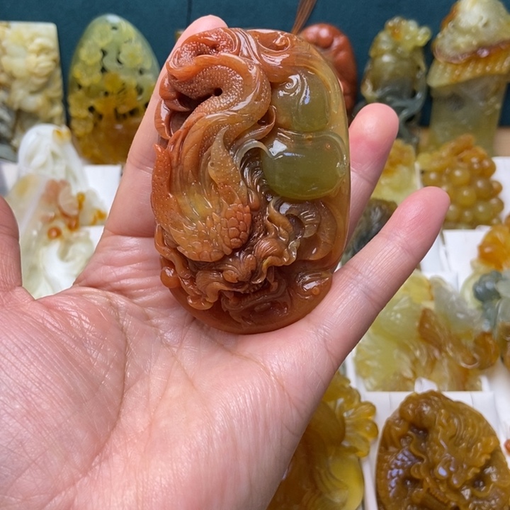 刚***子蛇纹石玉未镶嵌颈饰