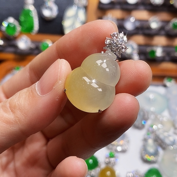 吊坠(不含链)18K金镶嵌翡翠