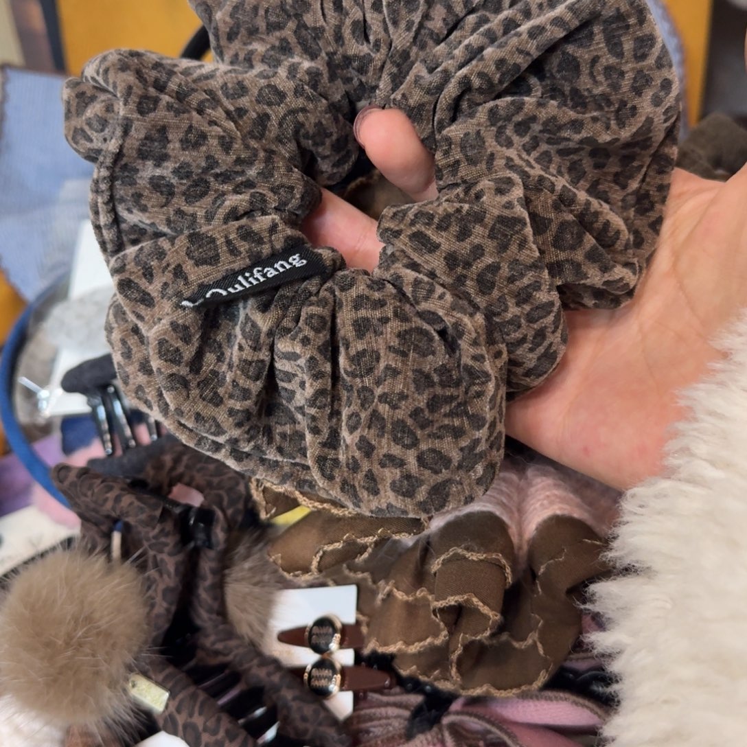 布艺铁合金咖色豹纹肠圈