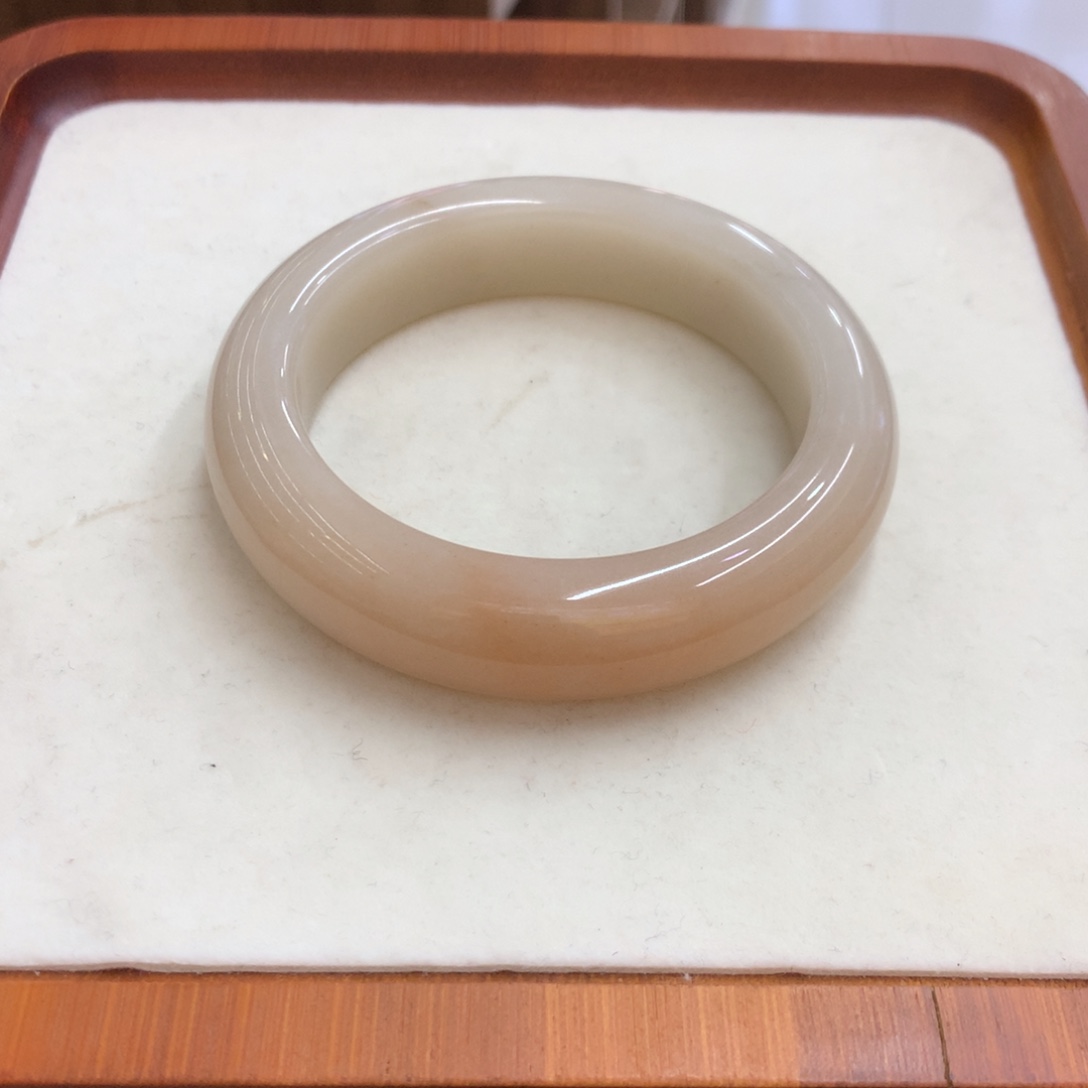 石英质玉未镶嵌手镯
