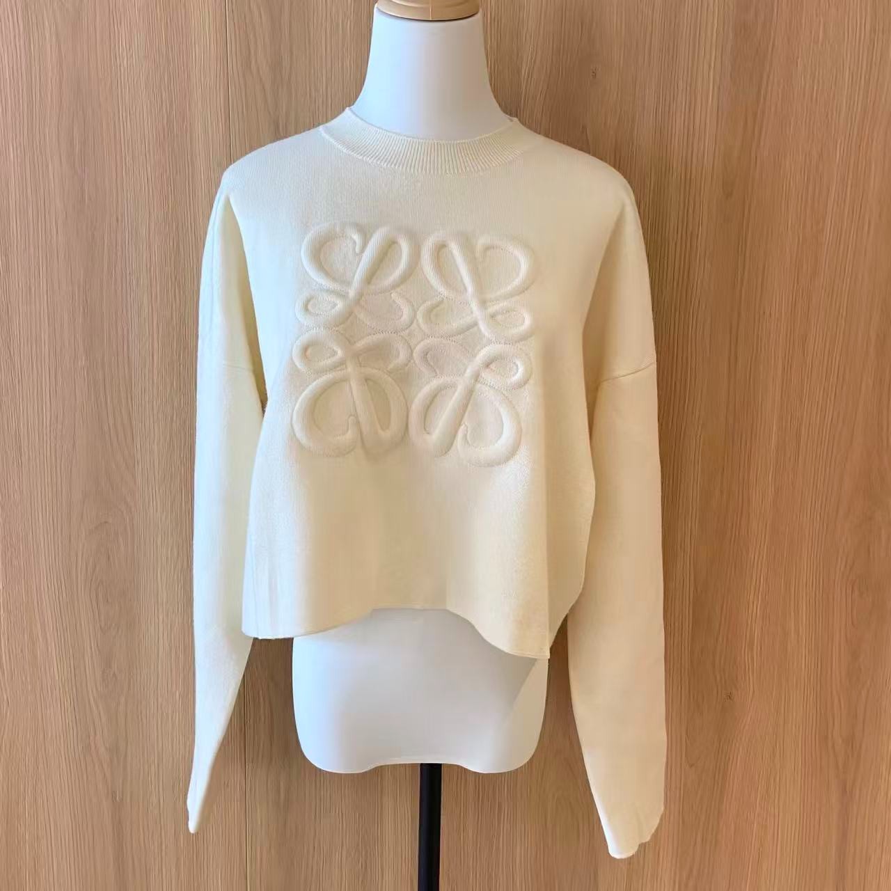 99新 LOEWE/罗意威 su/ 米白色毛衣 m码 /7161722412期/代卖服务