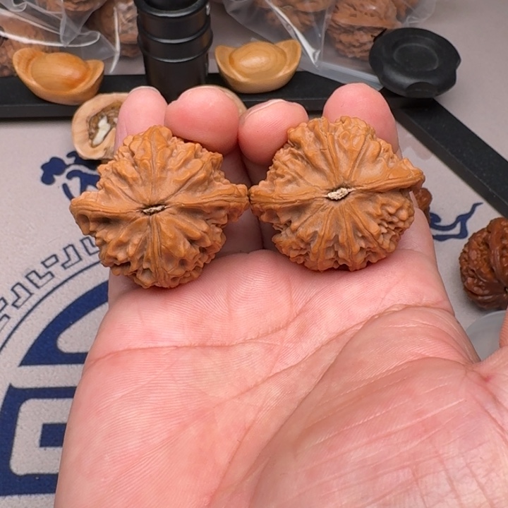 把件桃核野生42尺17