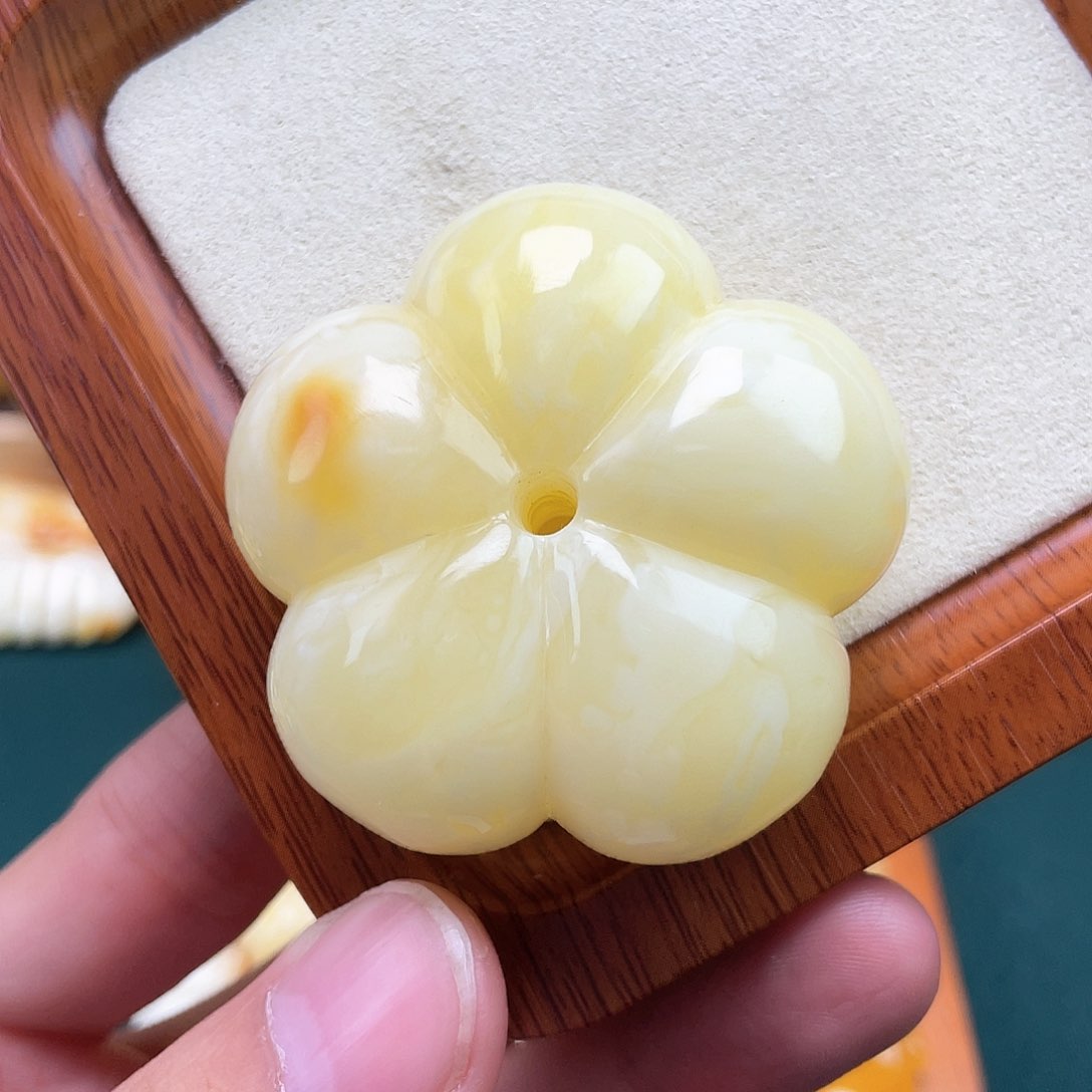 琥珀裸石未镶嵌蜜蜡