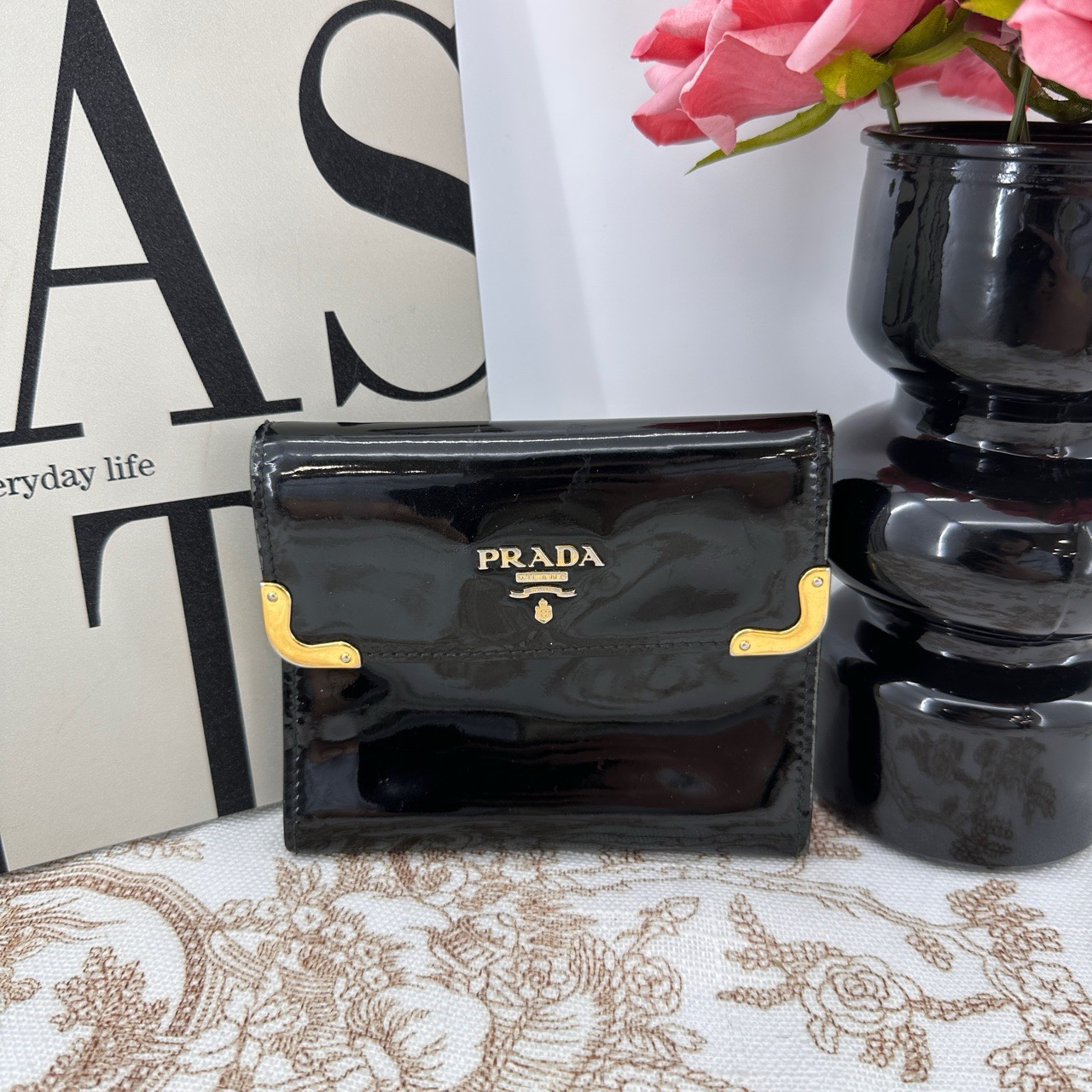 95新 Prada/普拉达 8409/黑色漆皮短款钱包