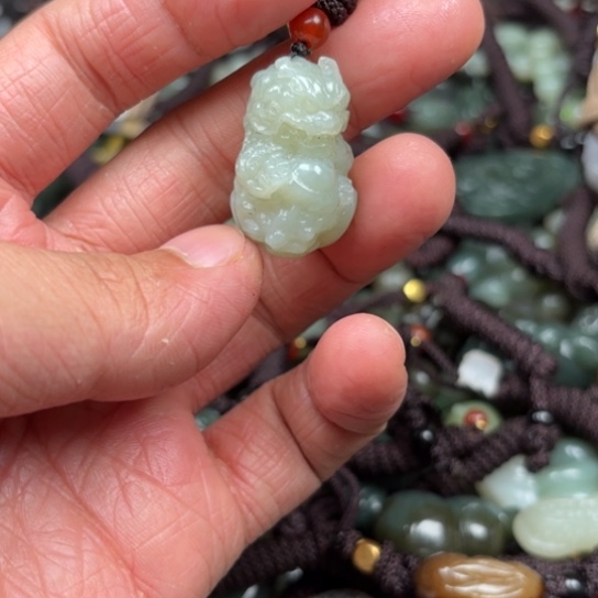 和田玉吊坠未镶嵌