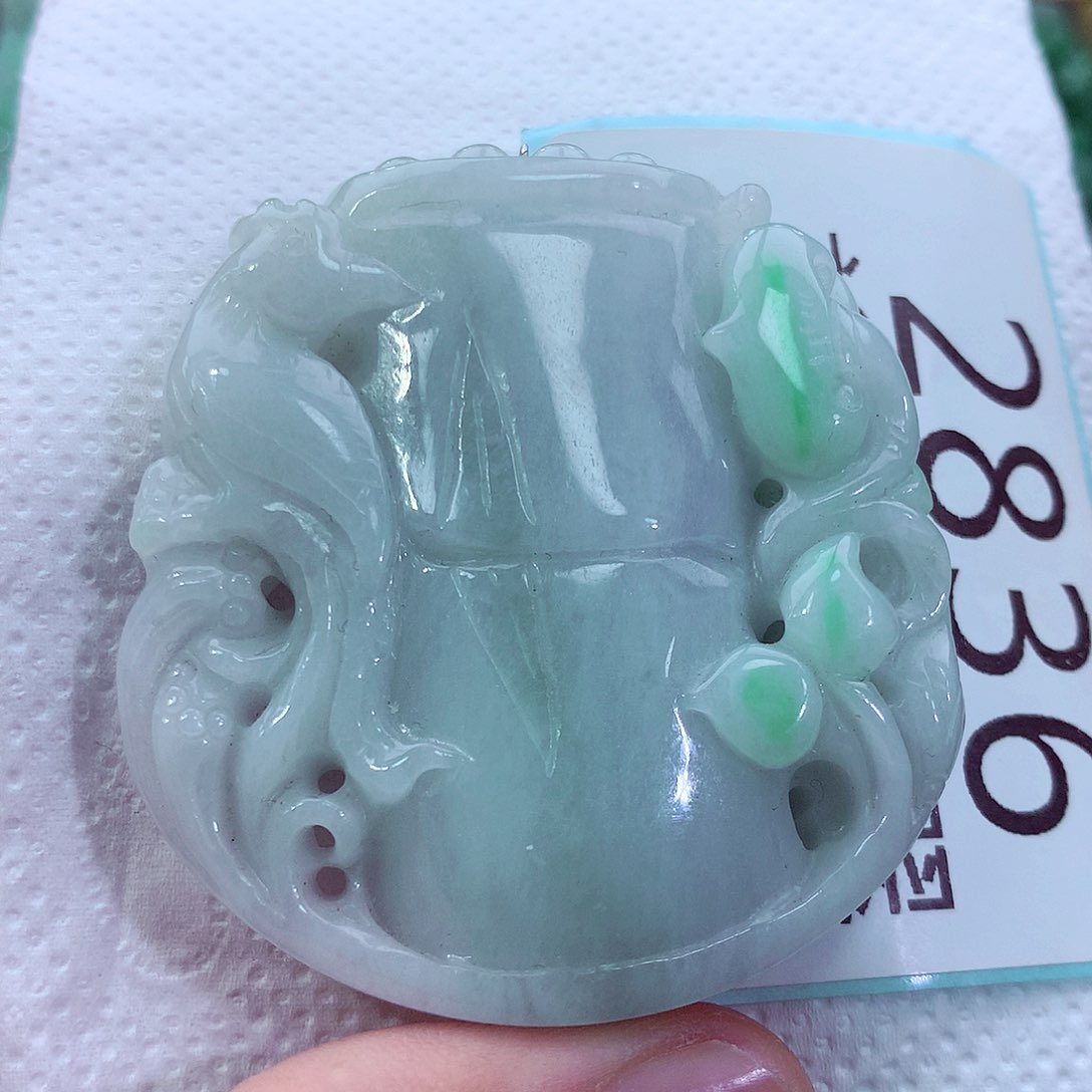 吊坠(不含链)未镶嵌翡翠