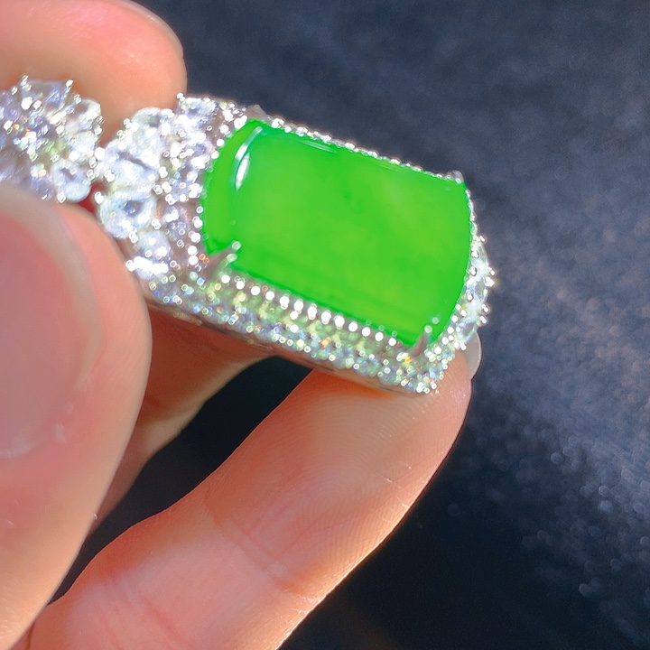 【闪购商品】翡翠颈饰银S925镶嵌翡翠