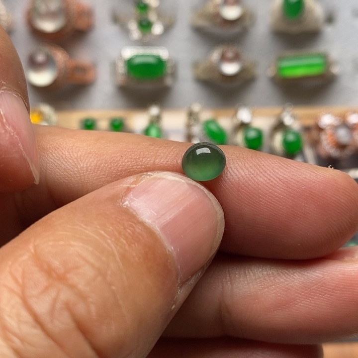 翡翠裸石冰种蓝晴戒面