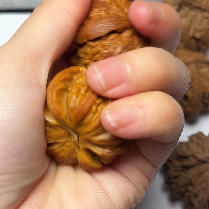 秦岭文玩核桃核桃