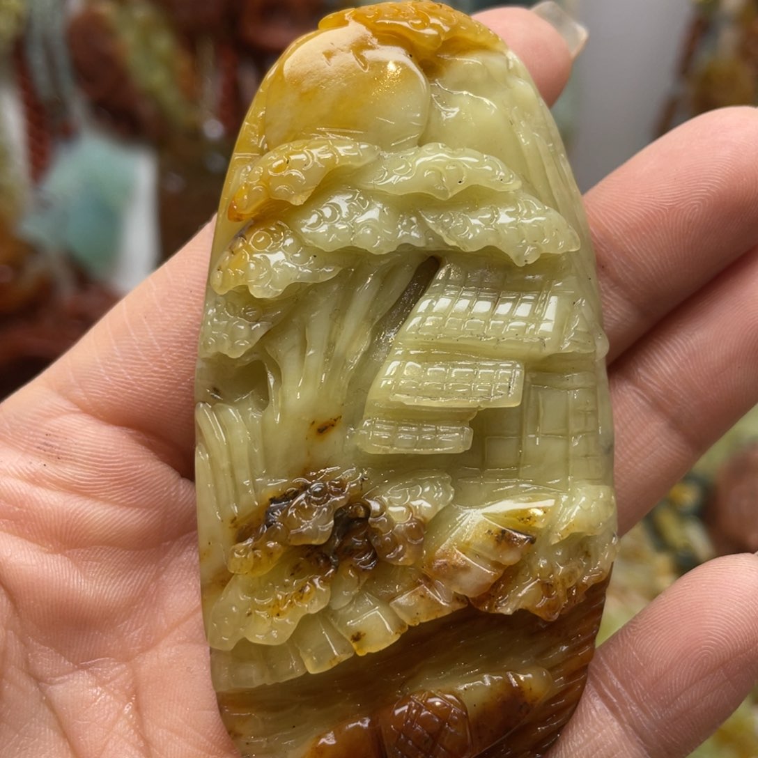 蛇纹石玉颈饰未镶嵌