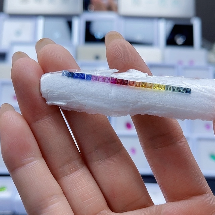 蓝宝石裸石未镶嵌