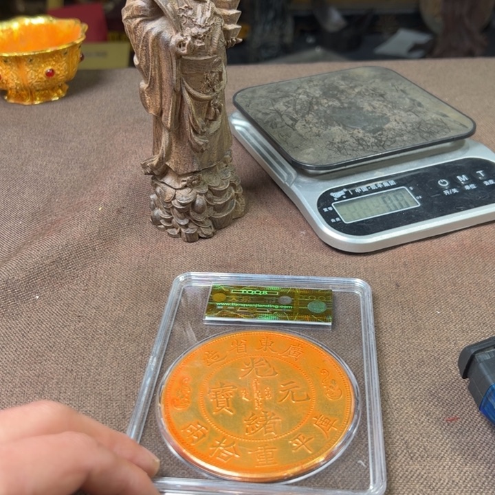 精品摆件工艺品等