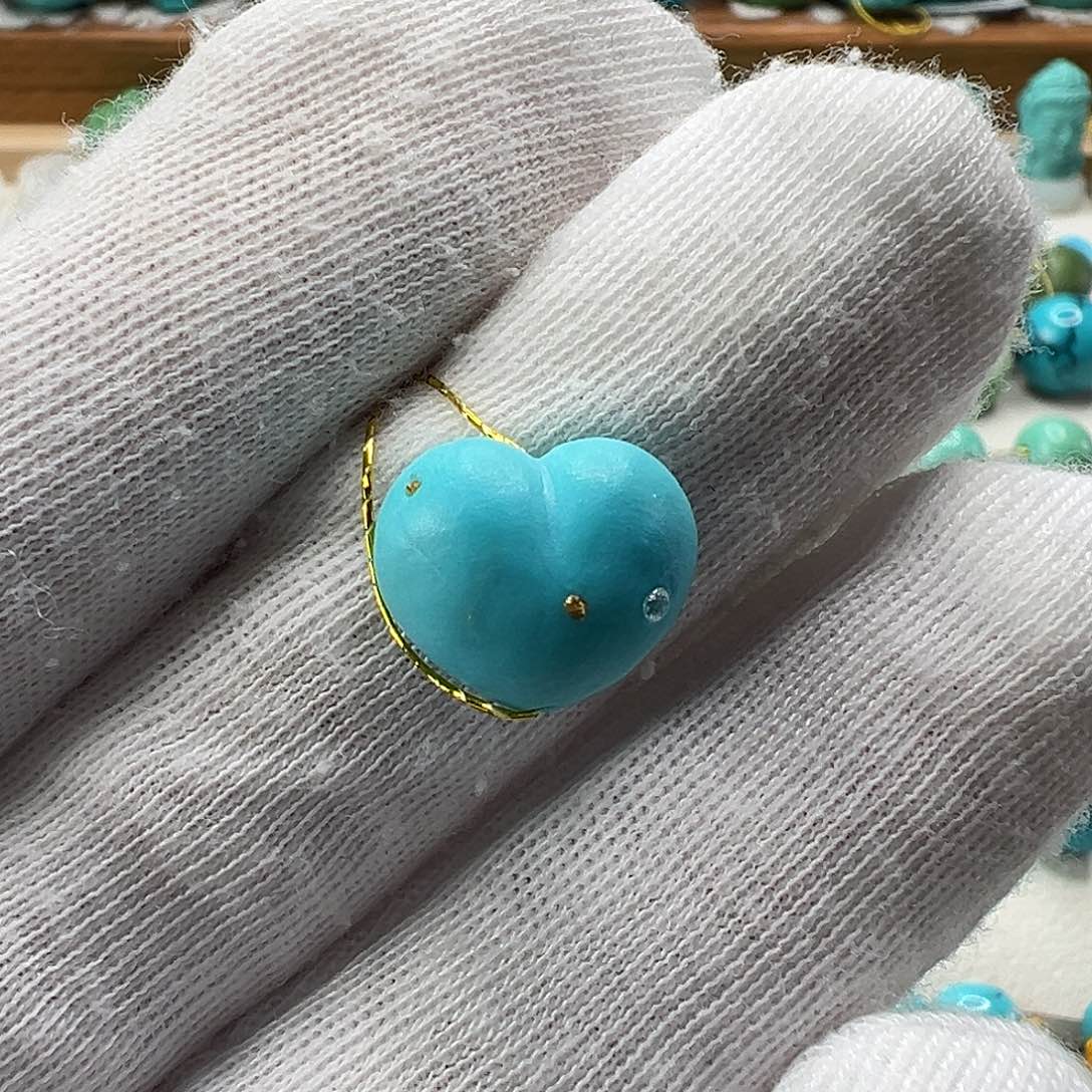 绿松石配饰未镶嵌