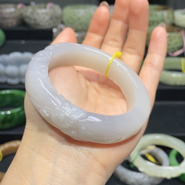 和田玉手镯53+圈口 编号44未镶嵌