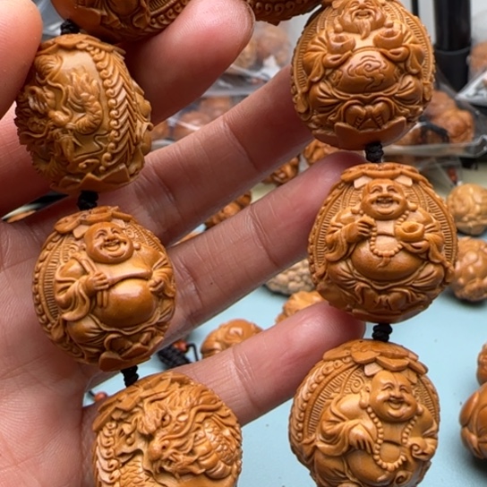 橄榄核手串雕刻工艺