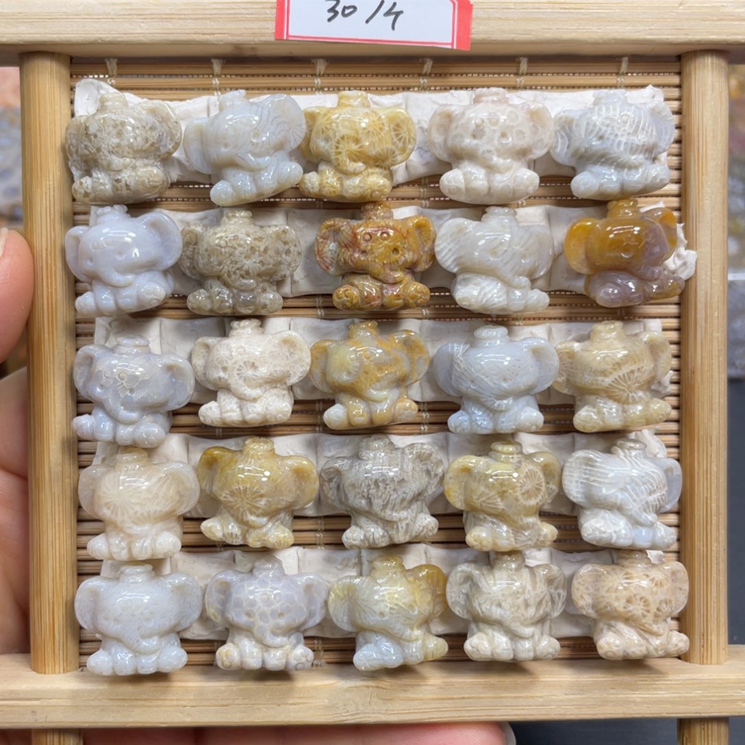 硅化玉未镶嵌颈饰小象40米1个