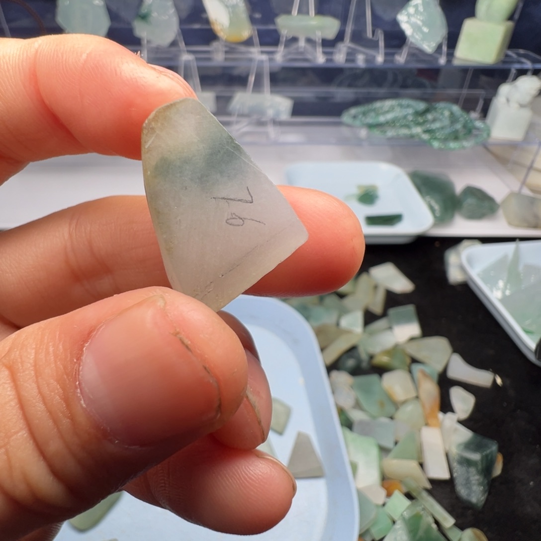 巫***哥翡翠裸石缅甸翡翠A货