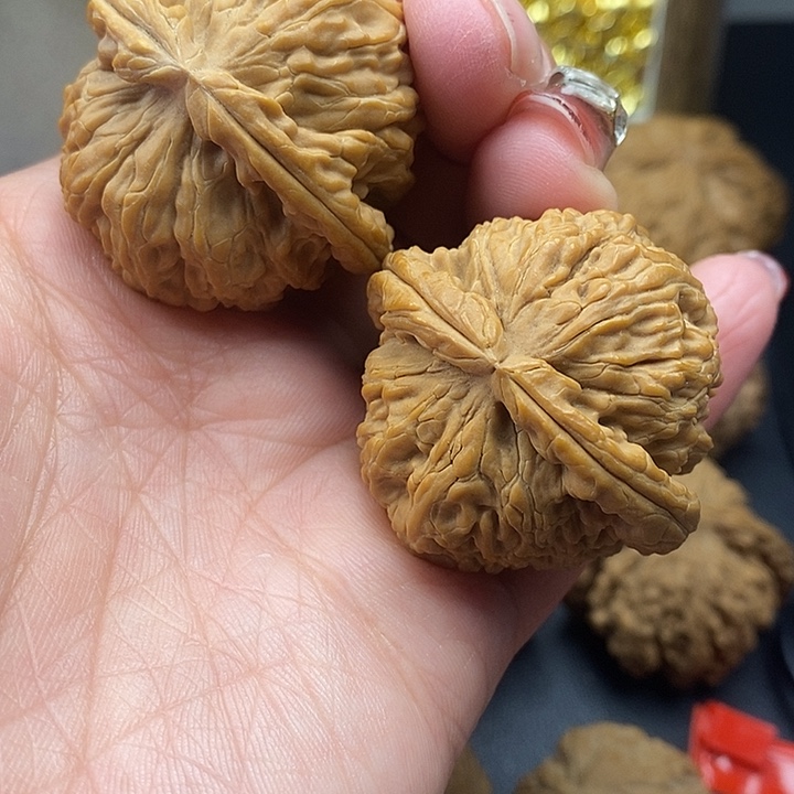 老***王大叶紫檀（黑酸枝木类）白师子40
