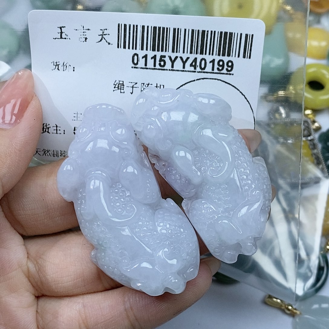 翡翠吊坠(不含链)未镶嵌六****神