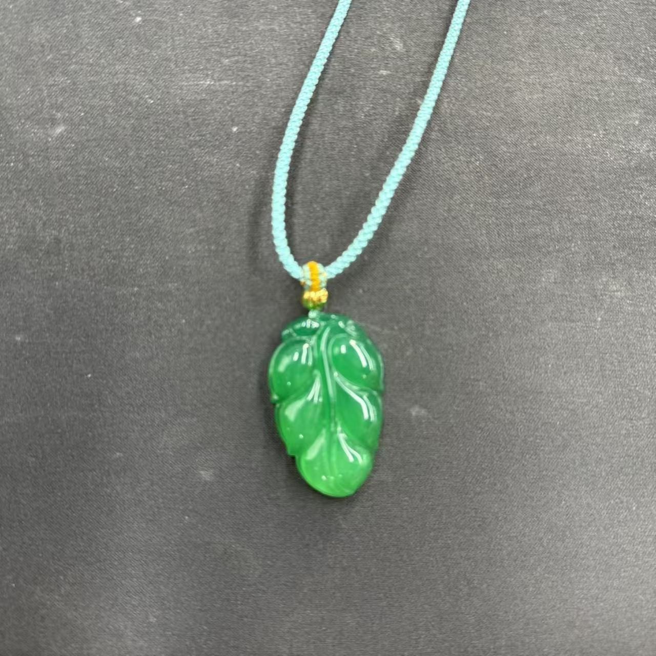 y2617-原创复古设计款冰魄玛瑙圆珠叶子吊坠-赠礼盒