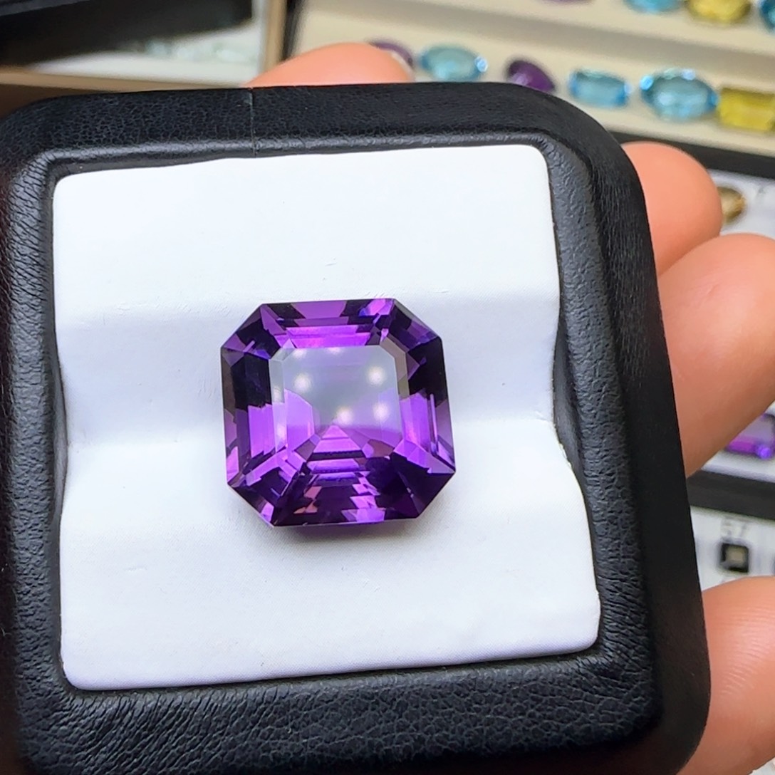 紫晶珠宝半成品未镶嵌天然无优化12.7克拉