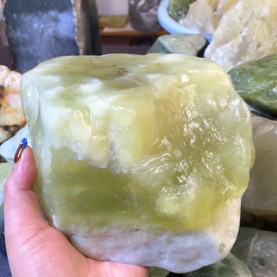 蛇纹石玉未镶嵌中国四大名玉简易