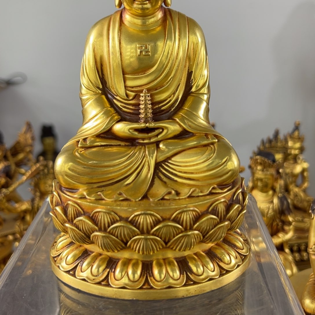 弘*逸佛像的造型和造型