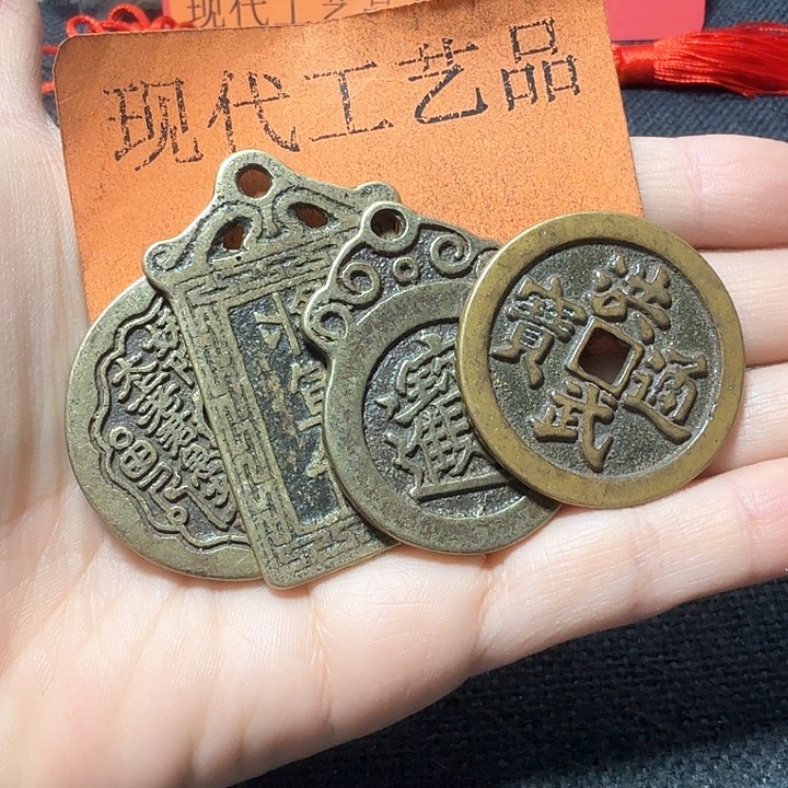 铜北***笨花钱现代工艺品