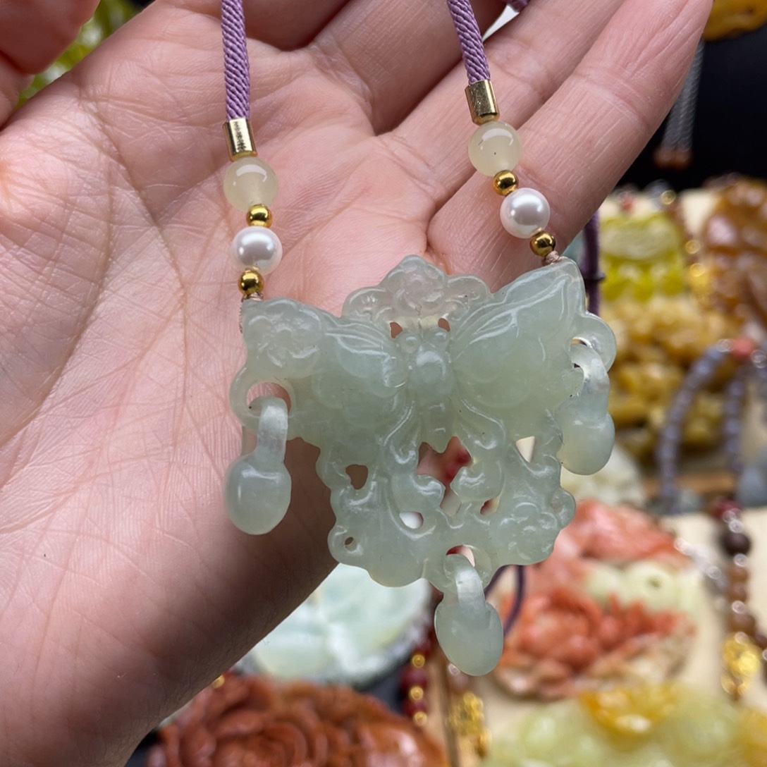 未镶嵌蛇纹石玉颈饰