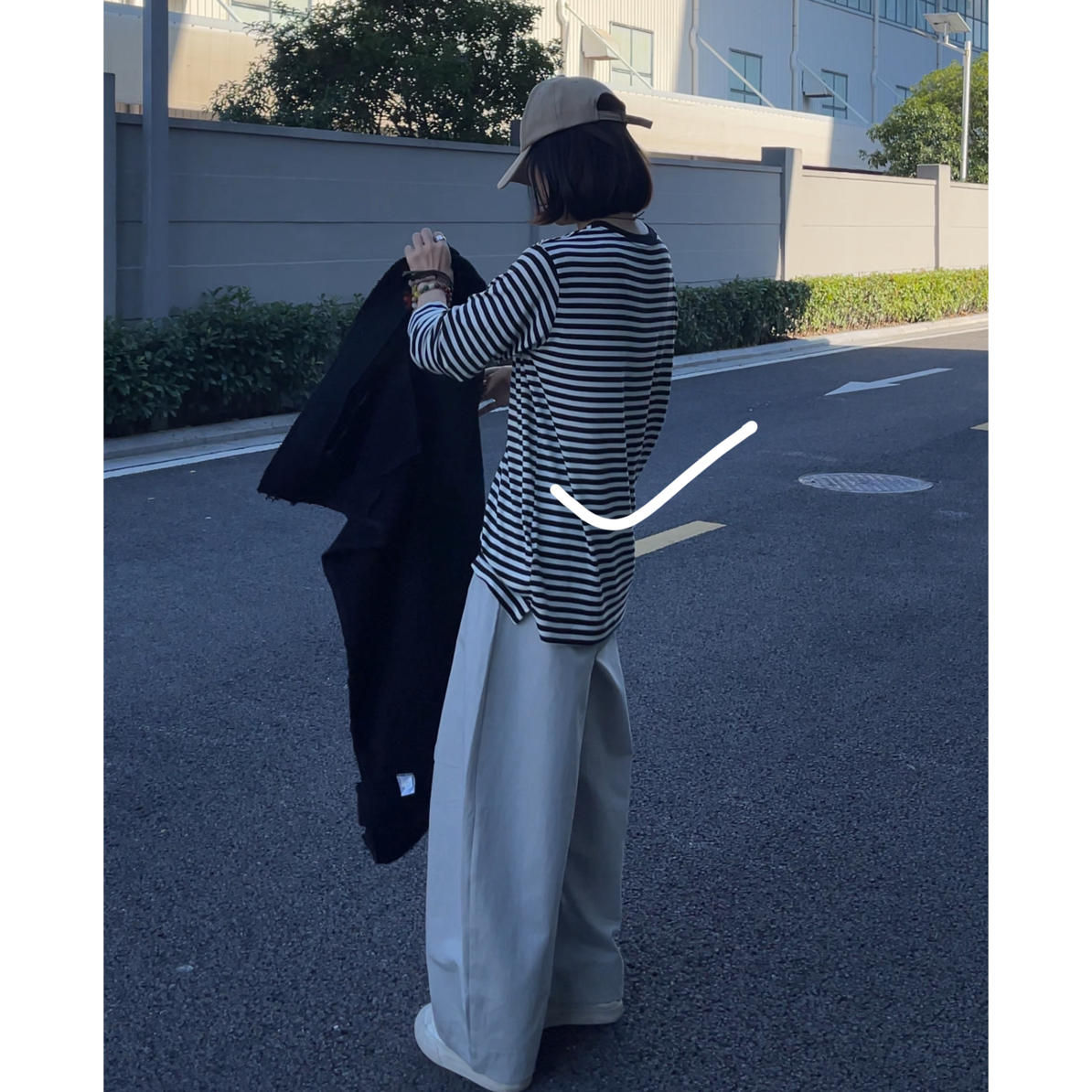 JOJO 慵懒风宽松黑白条纹长袖T恤女新款休闲百搭圆领上衣