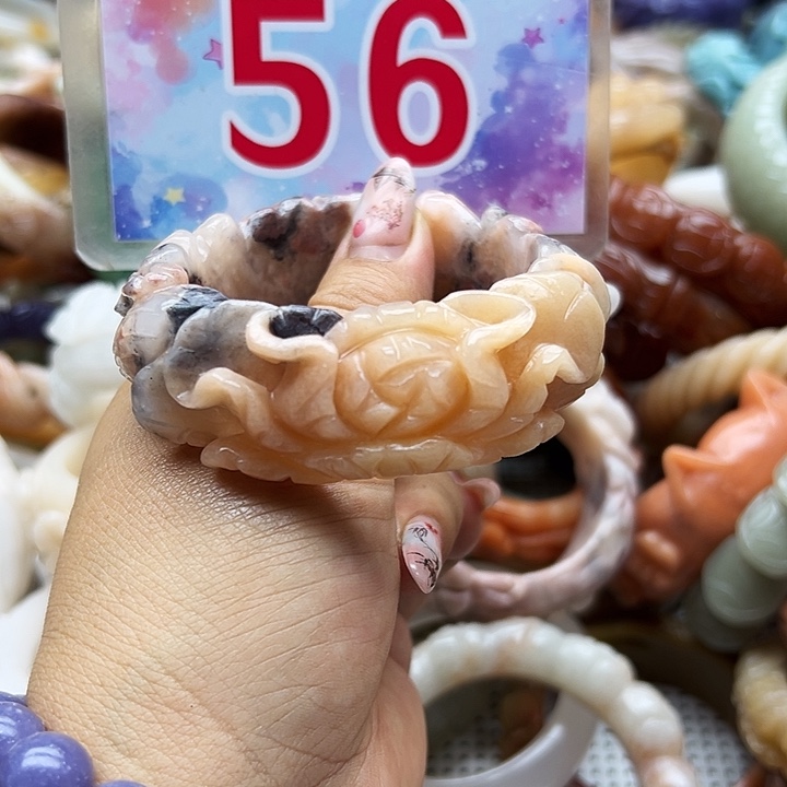 未镶嵌手镯石英岩玉