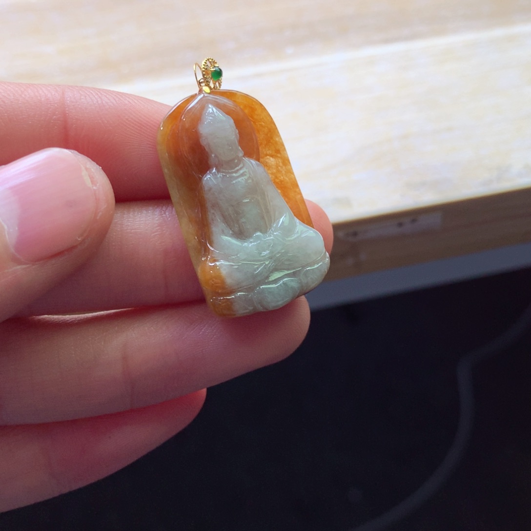 翡翠颈饰18K金镶嵌吊坠