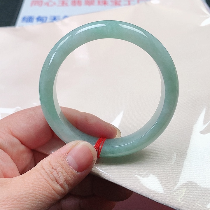 翡翠手镯未镶嵌翡翠086